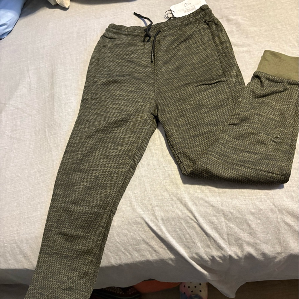Zyia Men's Textured Green Joggers